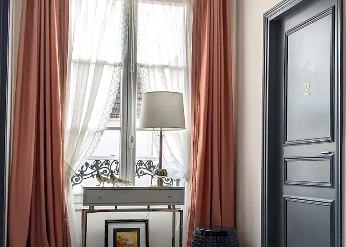 Maison à Deux Mains